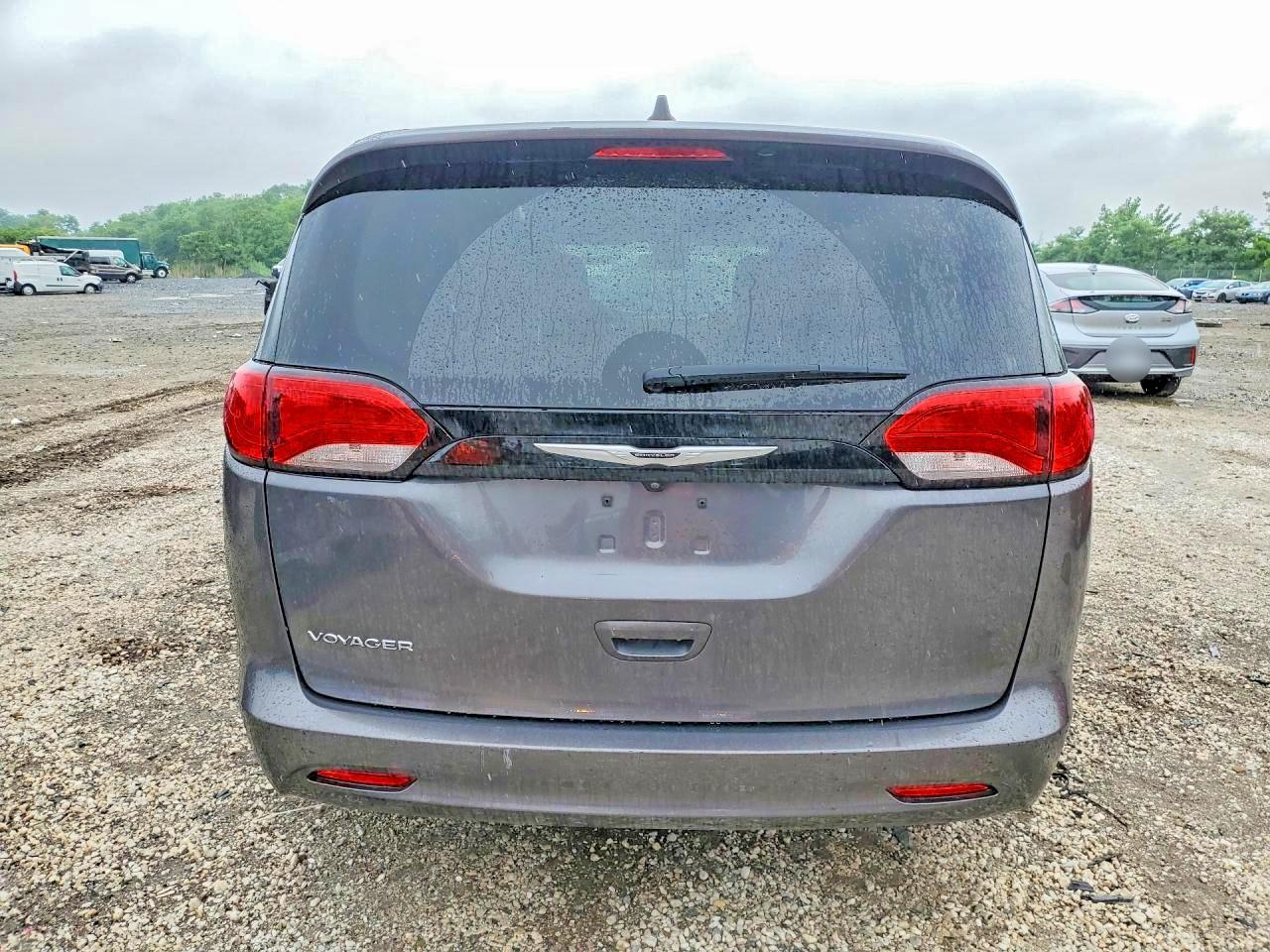 2023 Chrysler Voyager Lx - Фото 6