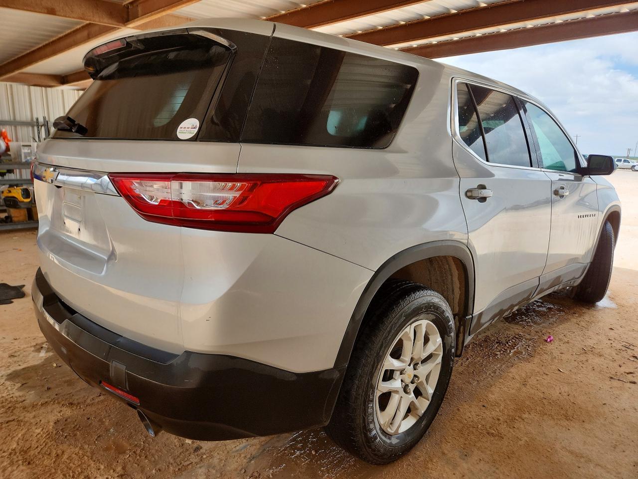 2019 Chevrolet Traverse Ls - Фото 3
