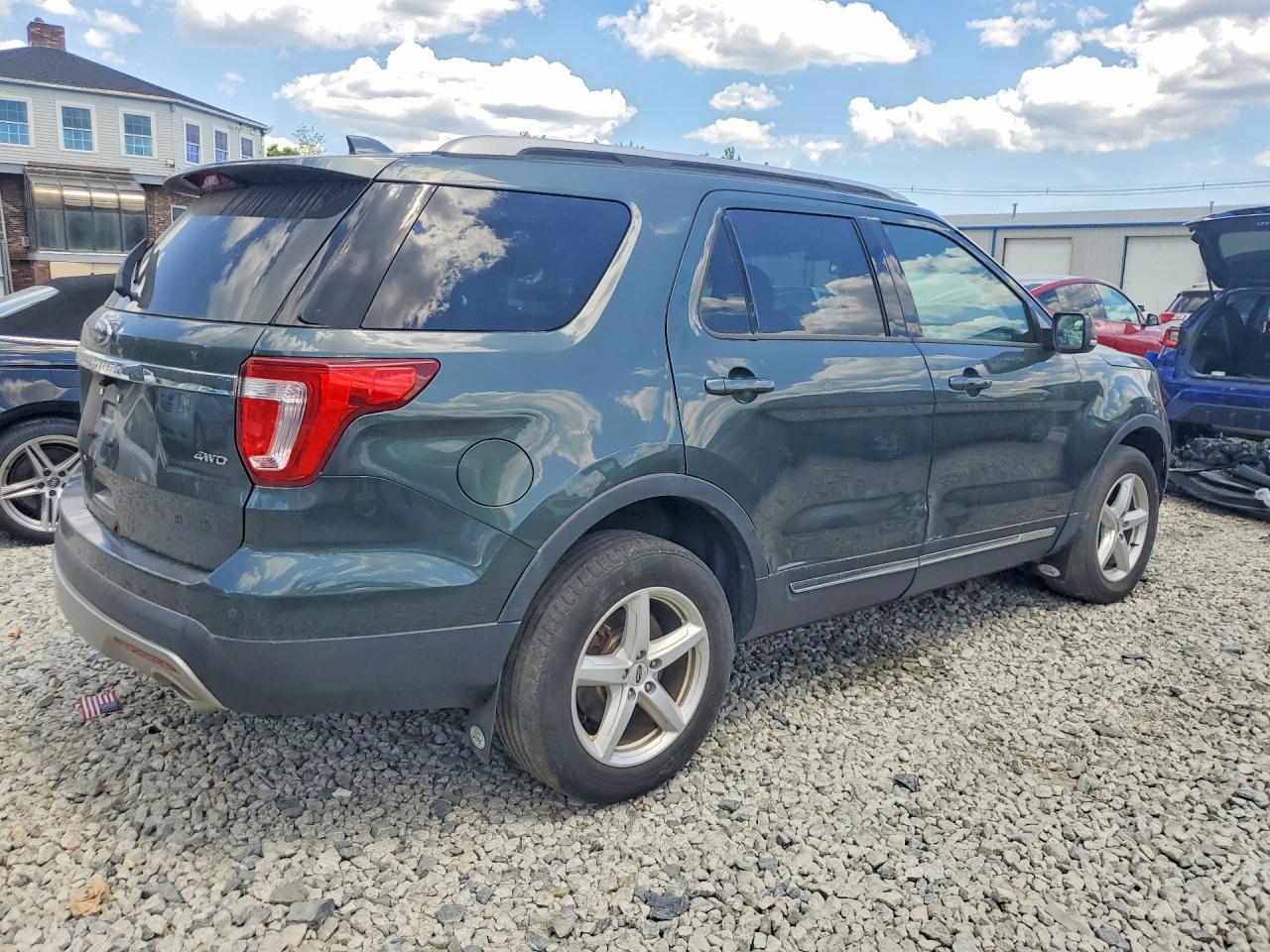 2016 Ford Explorer Xlt - Image 3