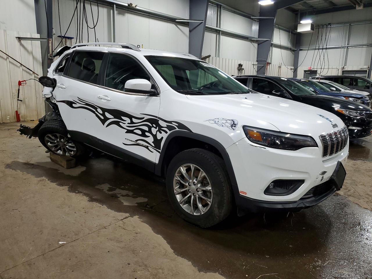 2019 Jeep Cherokee Latitude Plus - Image 4