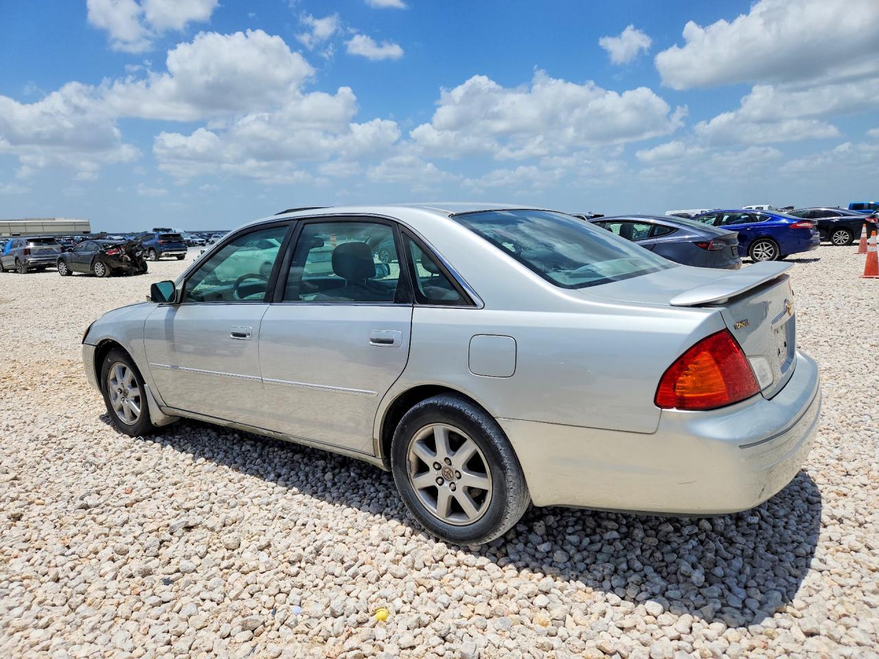 2001 Toyota Avalon Xls - Фото 2