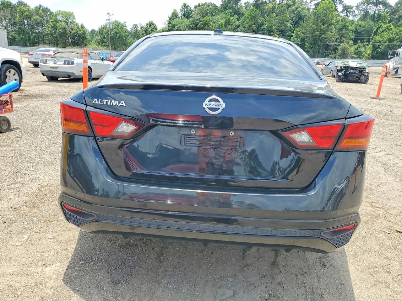 2020 Nissan Altima S - Фото 6