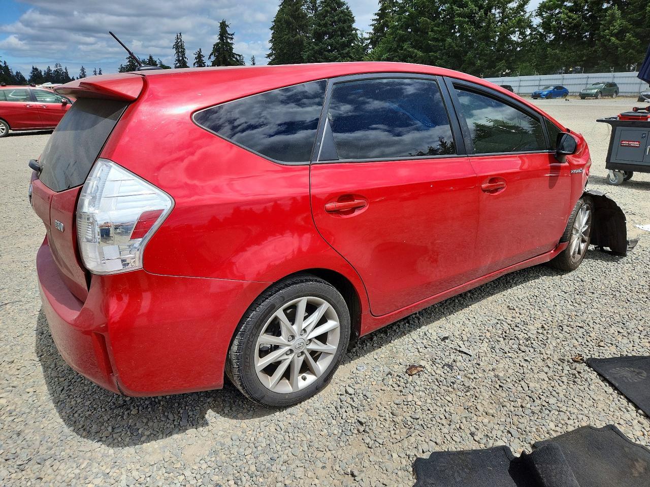 2013 Toyota Prius V Five - Фото 3