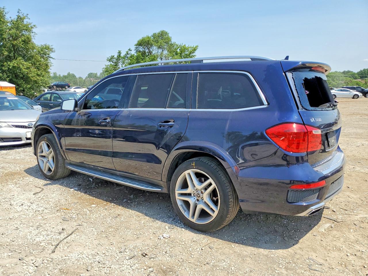 2016 Mercedes-Benz Gl 550 4Matic - Image 2