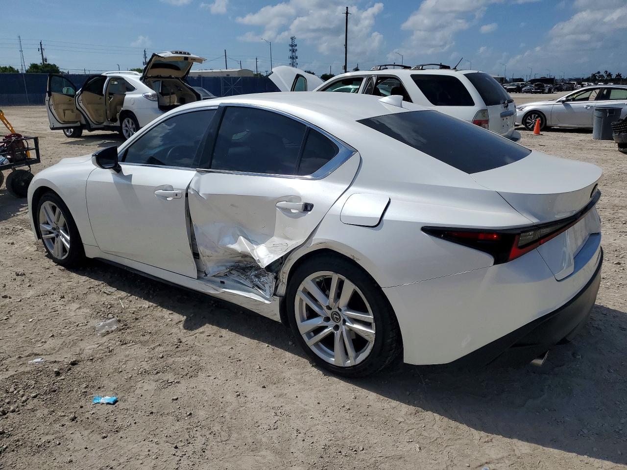 2022 Lexus Is 300 - Image 2