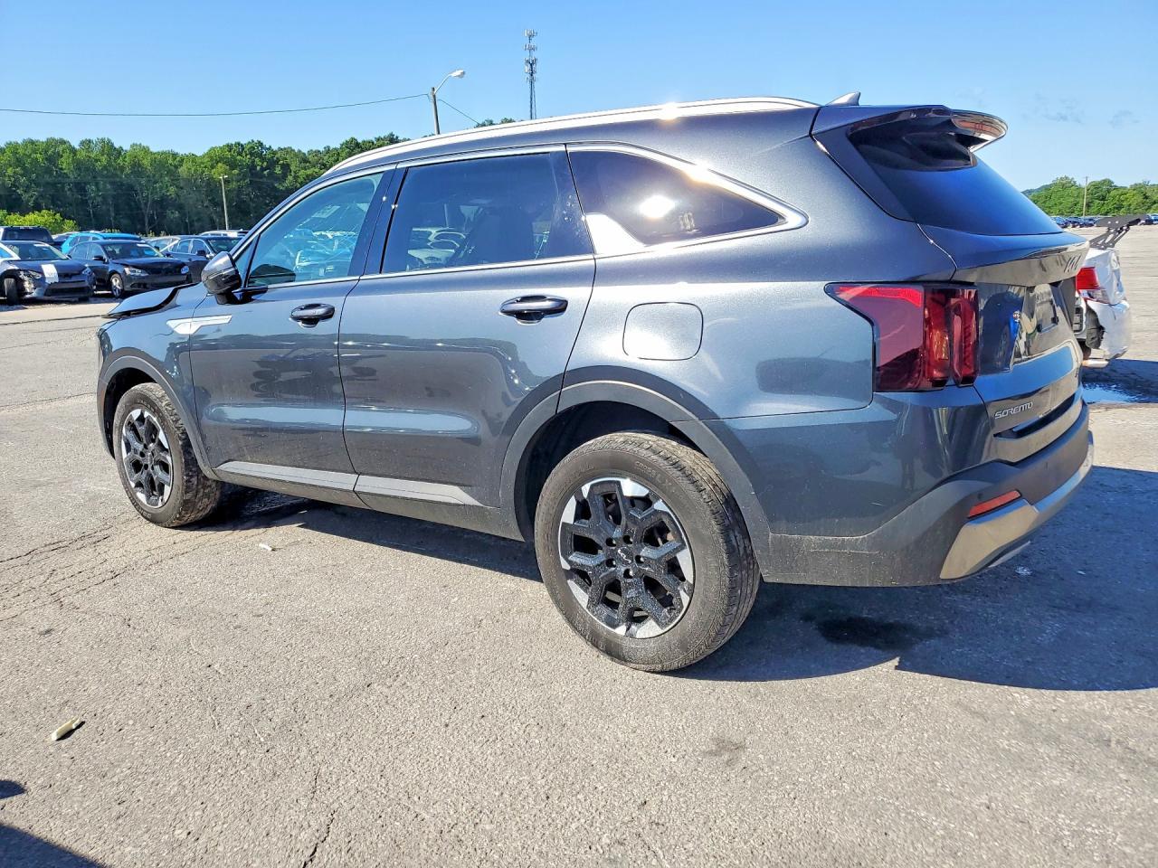 2024 Kia Sorento S - Фото 2