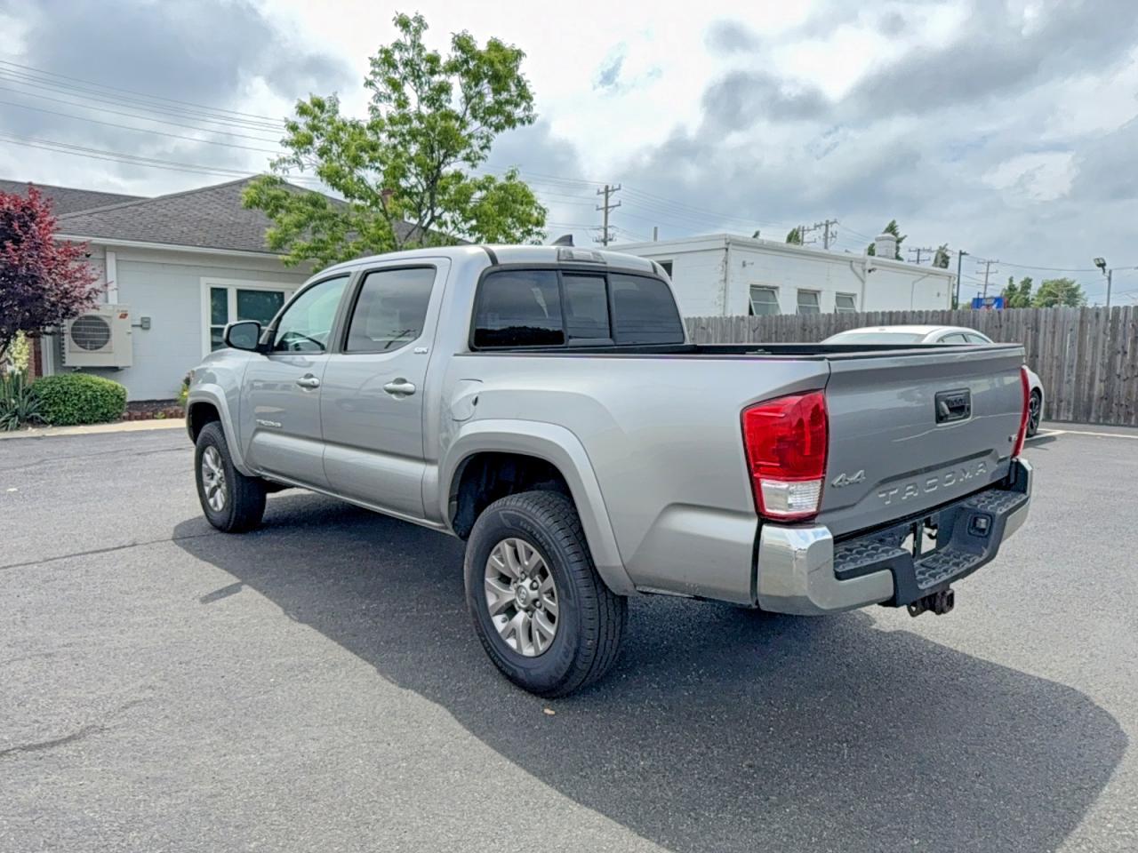 2016 Toyota Tacoma Sr5 V6 - Image 3