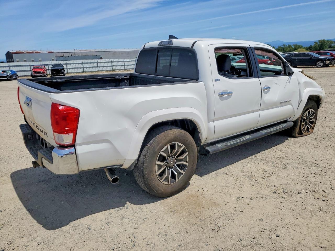 2017 Toyota Tacoma Sr5 - Image 3
