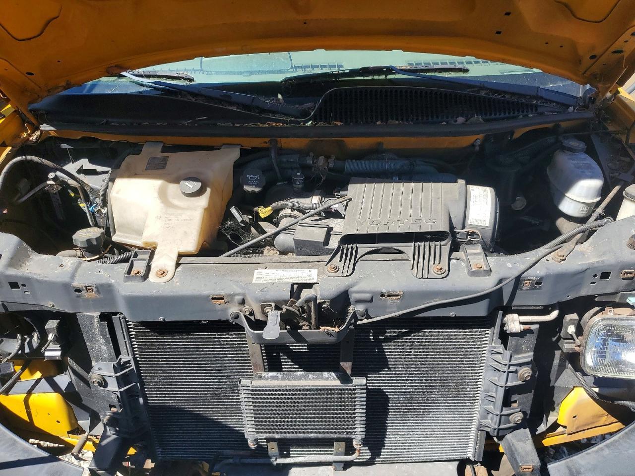 2004 GMC Savana Cutaway G3500 - Фото 7