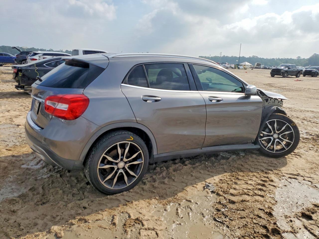 2015 Mercedes-Benz Gla 250 4Matic - Image 3