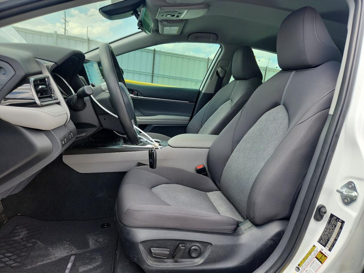 2022 Toyota Camry Le - Image 7
