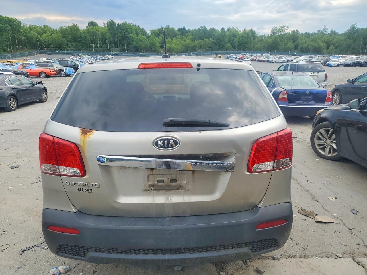 2013 Kia Sorento Lx - Image 6