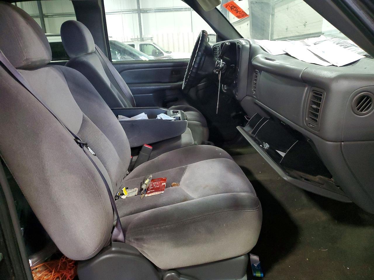 2004 GMC New Sierra K1500 - Image 7