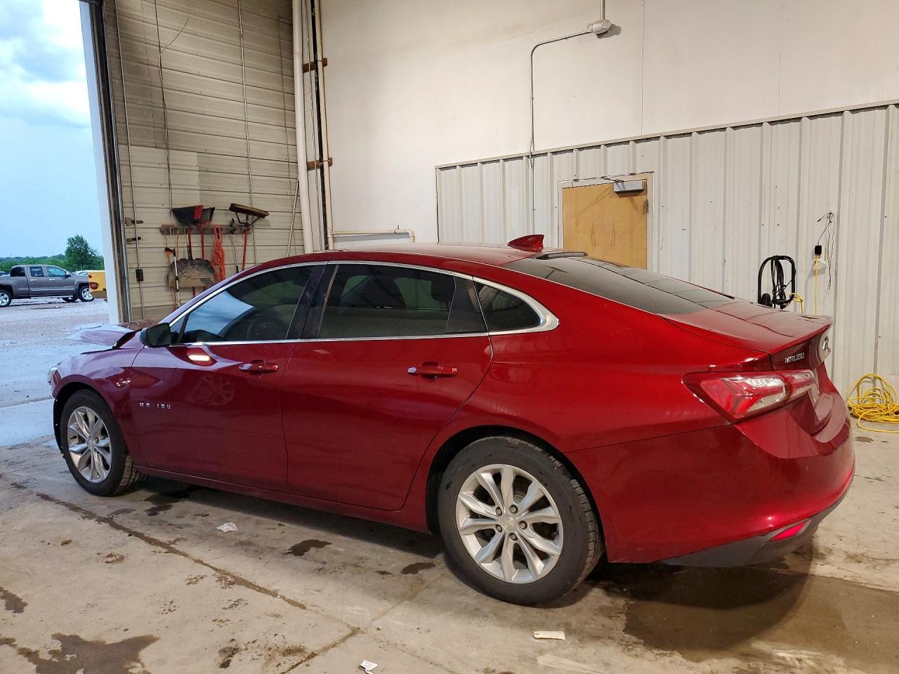 2019 Chevrolet Malibu Lt - Image 2