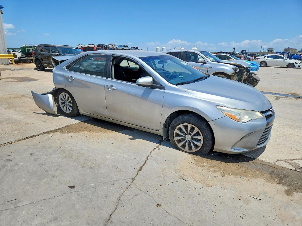 2017 Toyota Camry Le - Фото 4