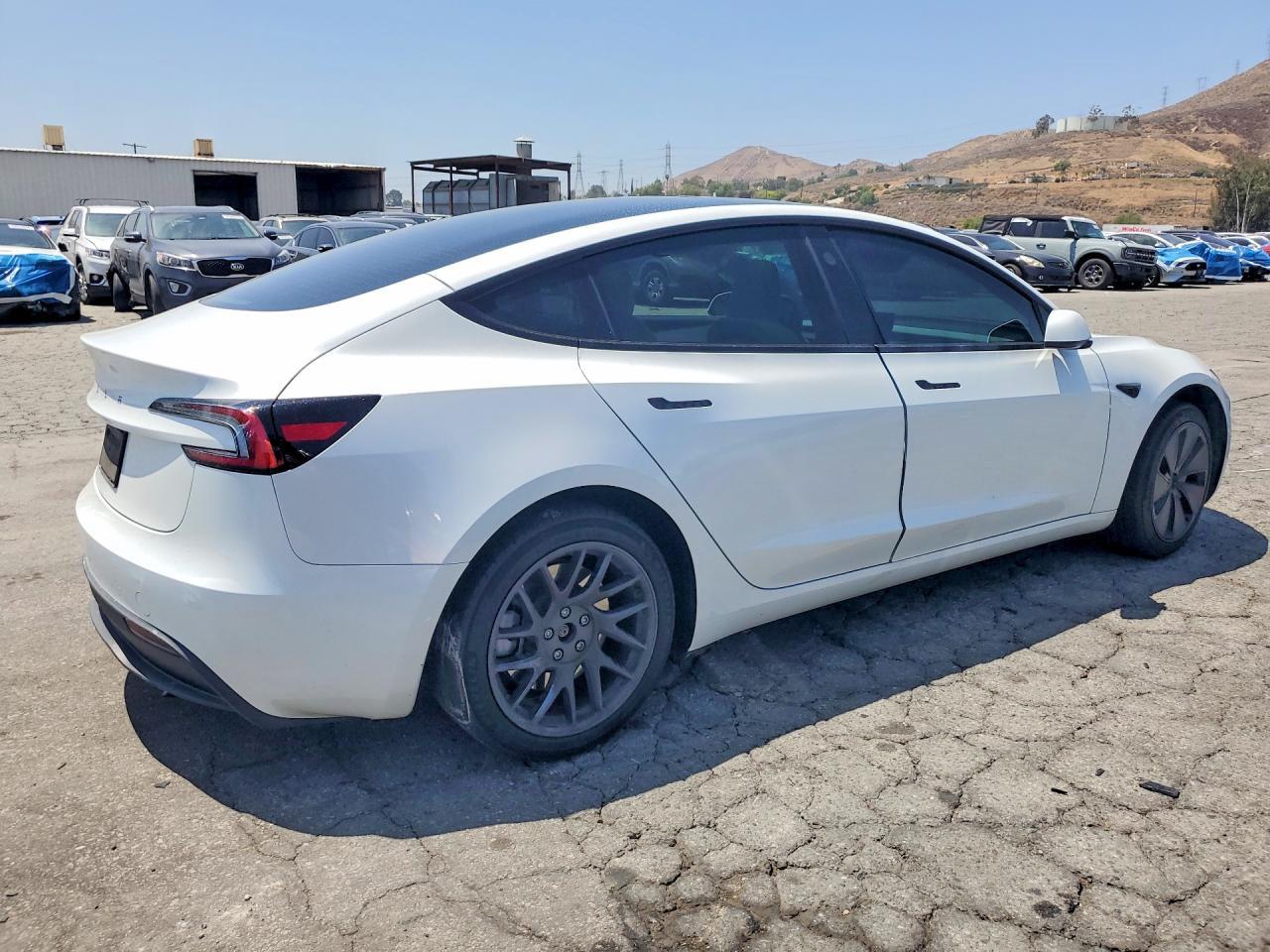 2024 Tesla Model 3 - Image 3