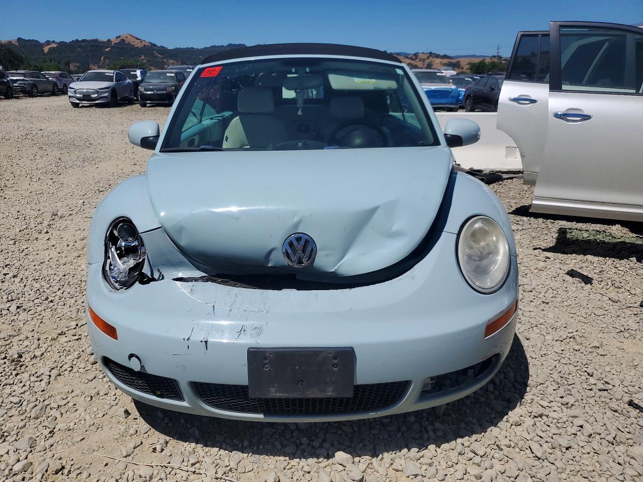 2010 Volkswagen New Beetle - Фото 5