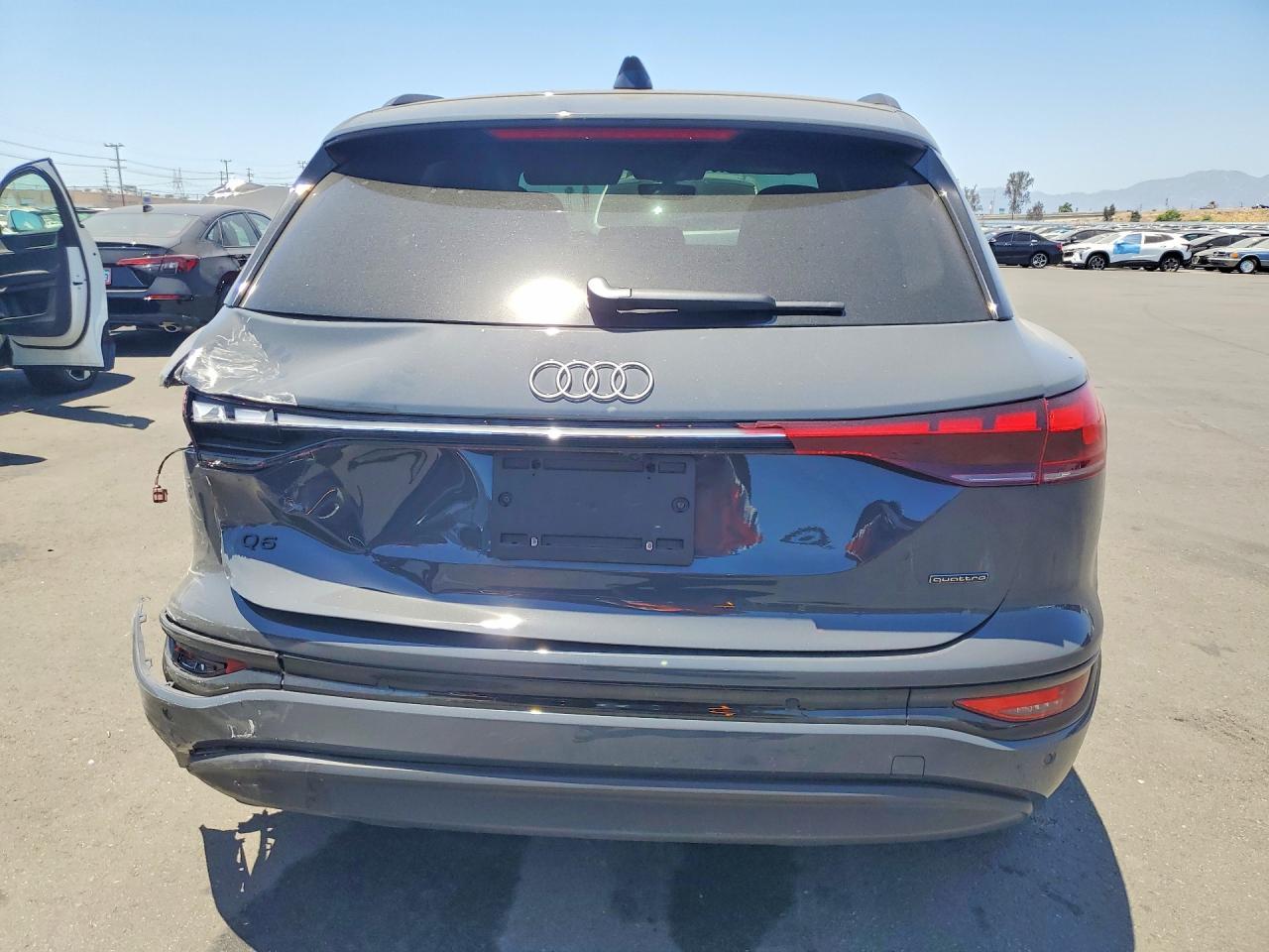 2025 Audi Q6 E-Tron Premium Plus - Фото 6