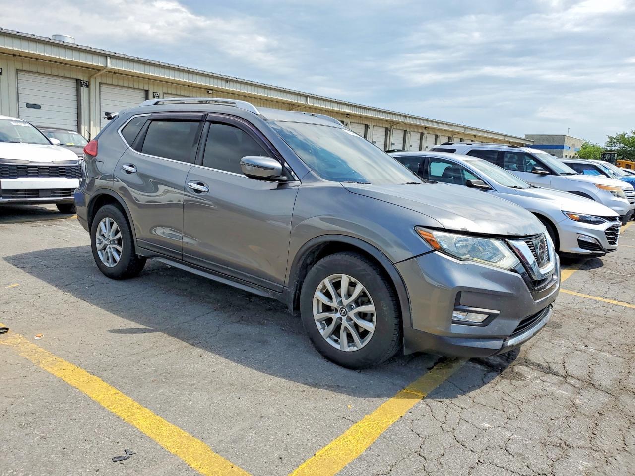 2017 Nissan Rogue Sv - Image 4