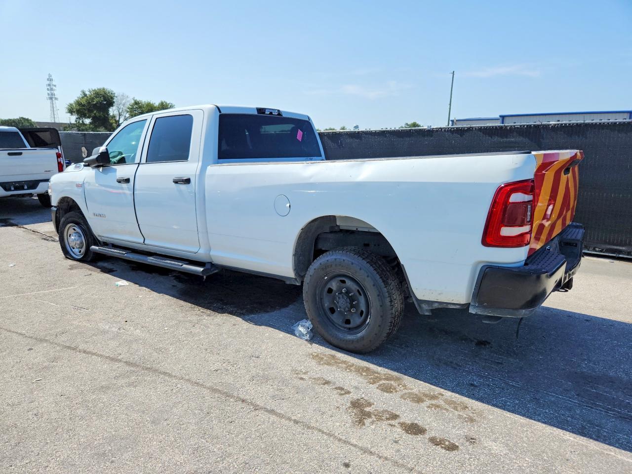 2022 Ram 2500 Tradesman - Фото 2
