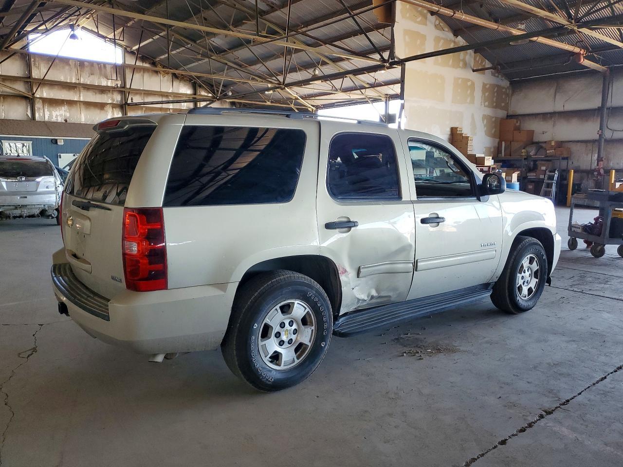 2010 Chevrolet Tahoe C1500 Ls - Image 3