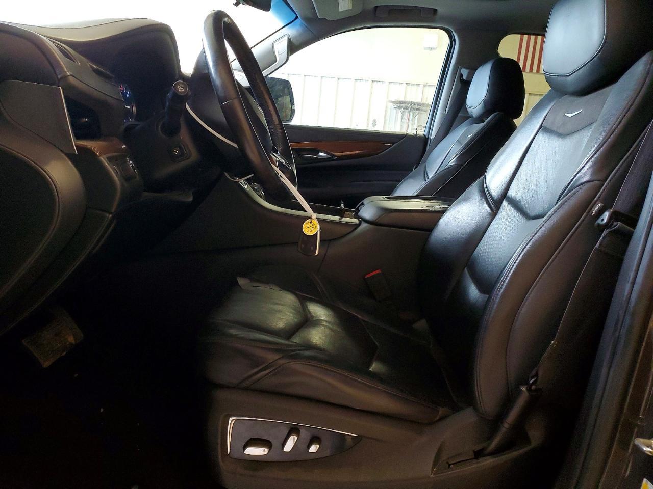 2018 Cadillac Escalade Premium Luxury - Image 7