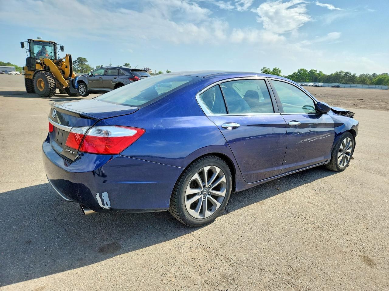 2015 Honda Accord Sport - Image 3