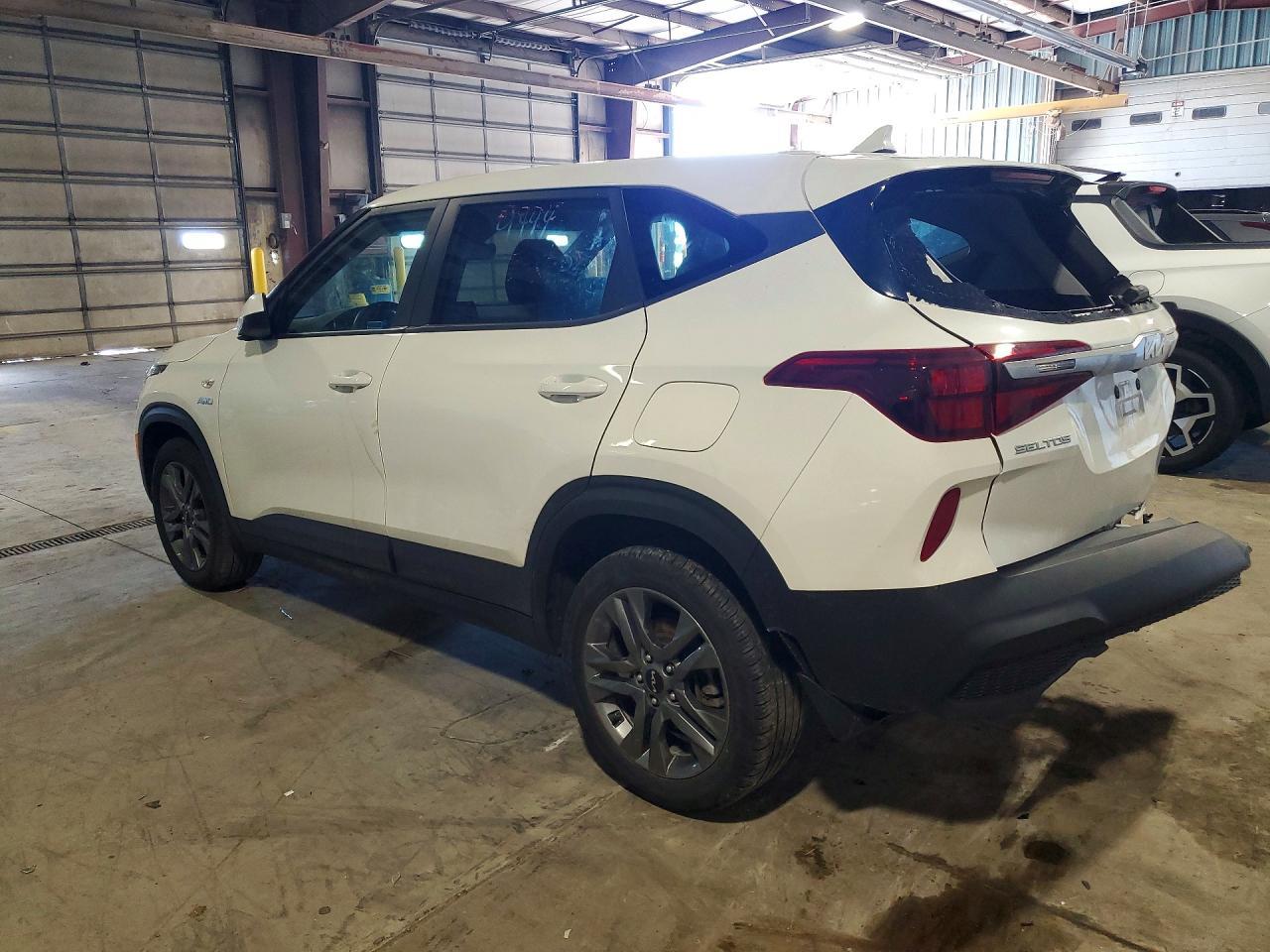 2023 Kia Seltos Lx - Image 2