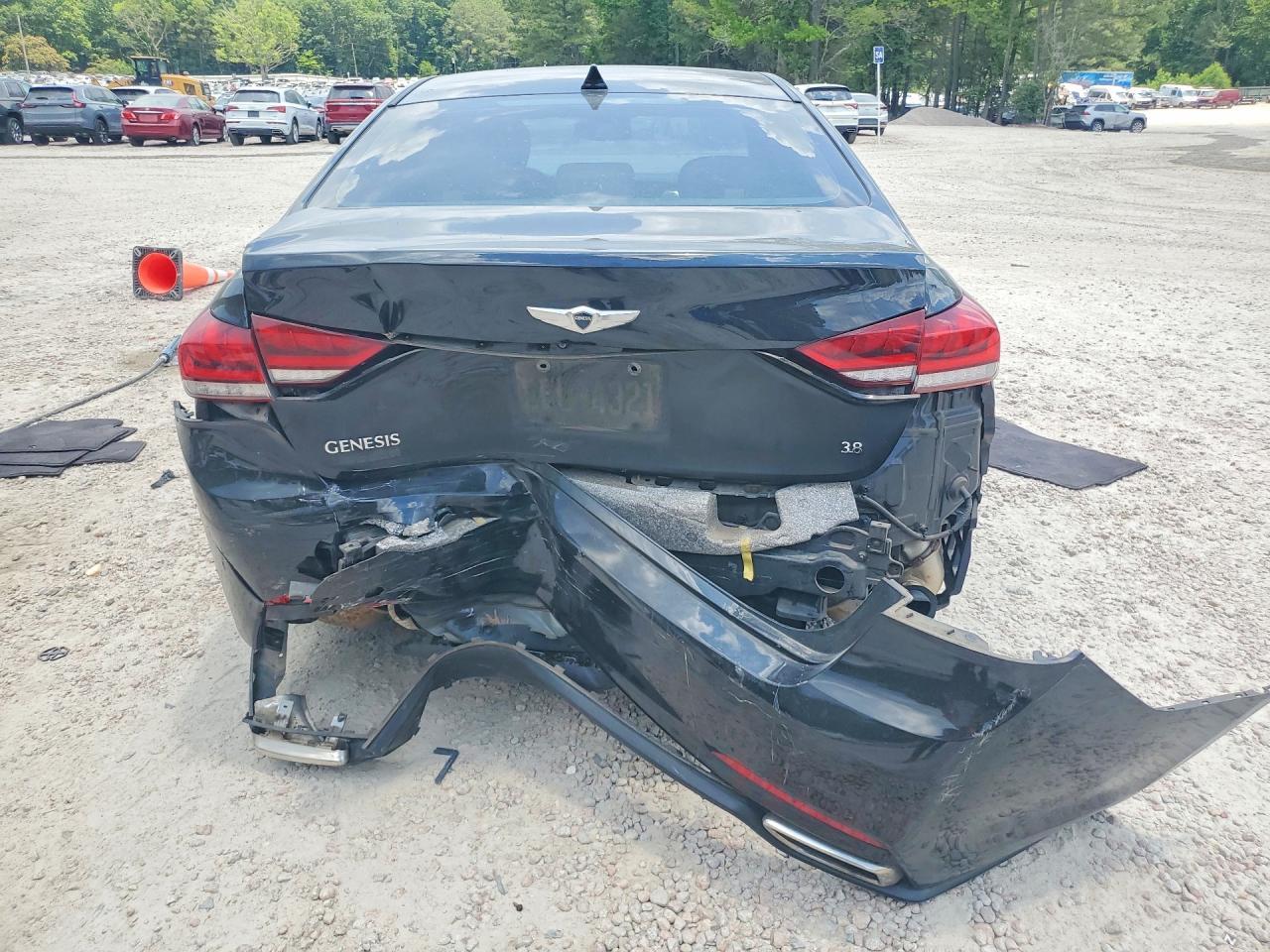 2015 Hyundai Genesis 3.8L - Фото 6