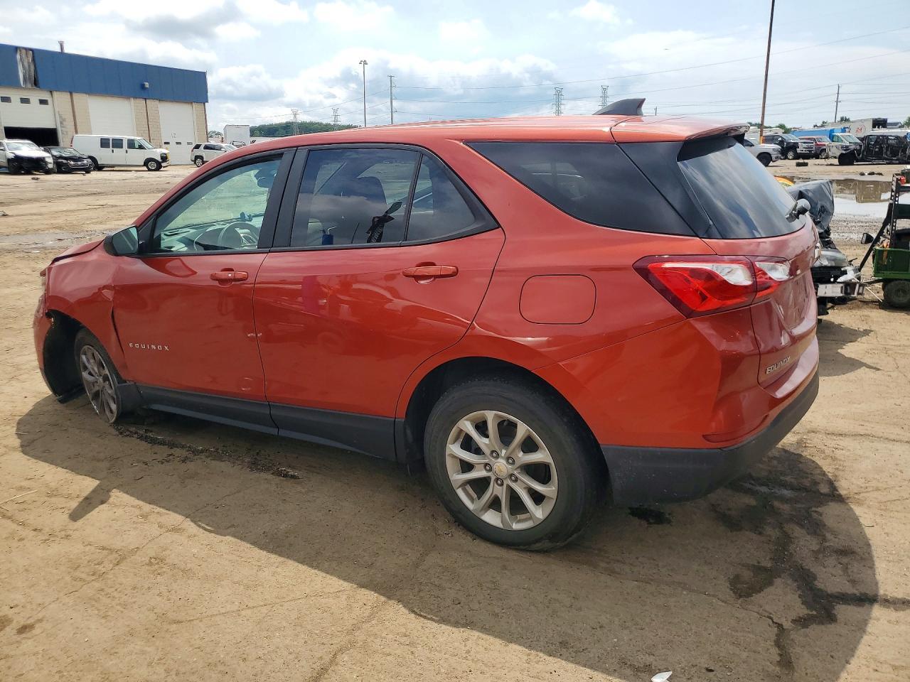 2020 Chevrolet Equinox Ls - Фото 2