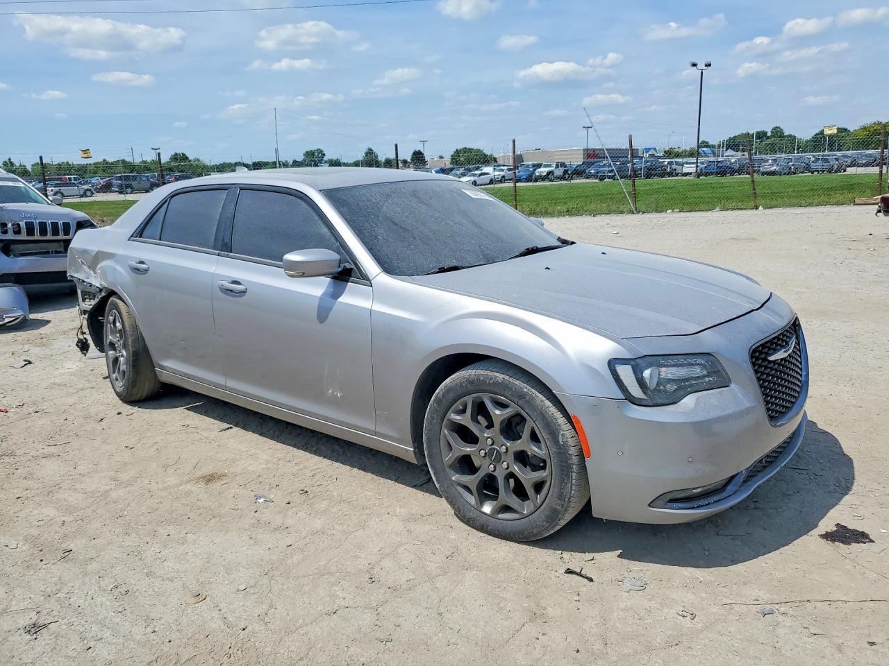 2016 Chrysler 300 S - Фото 4