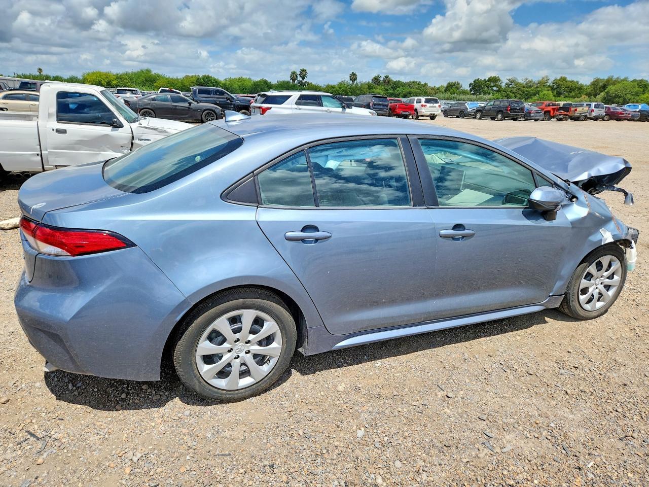 2021 Toyota Corolla Le - Image 3