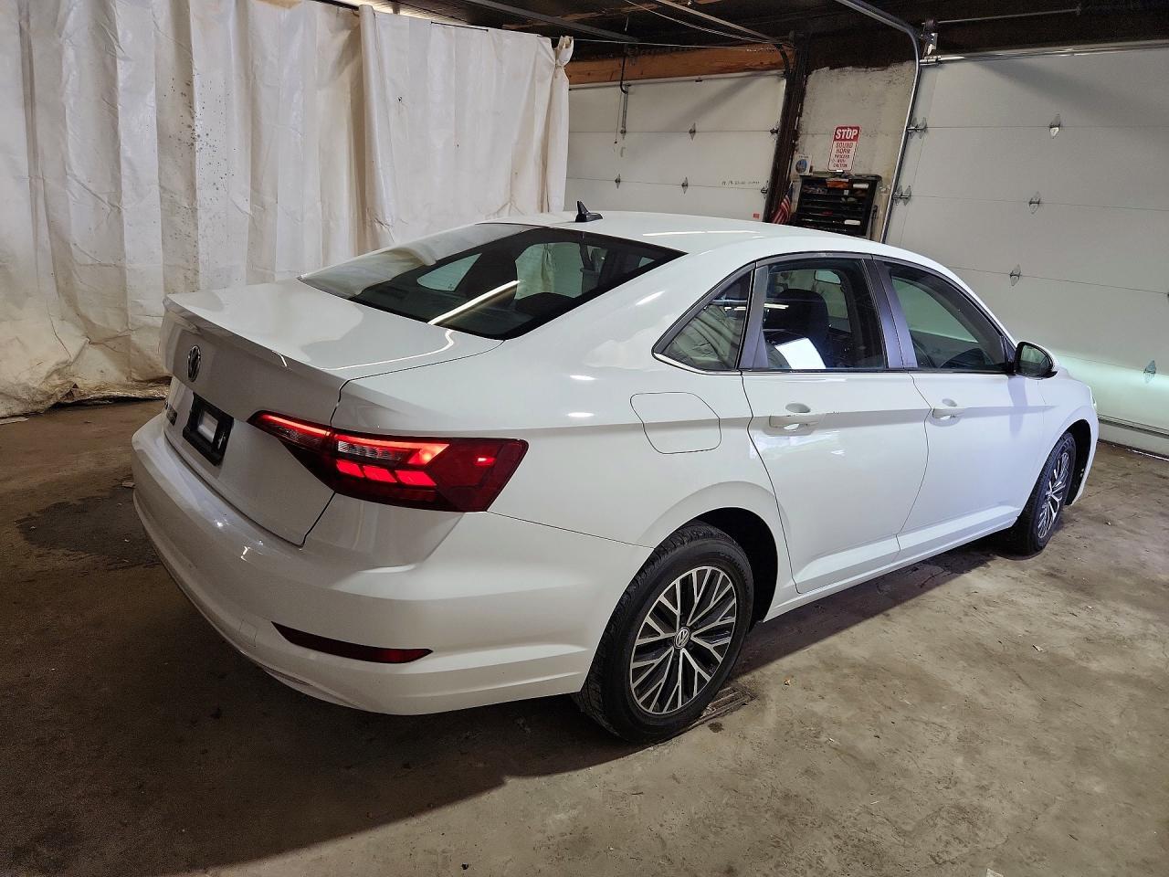 2021 Volkswagen Jetta S - Фото 3