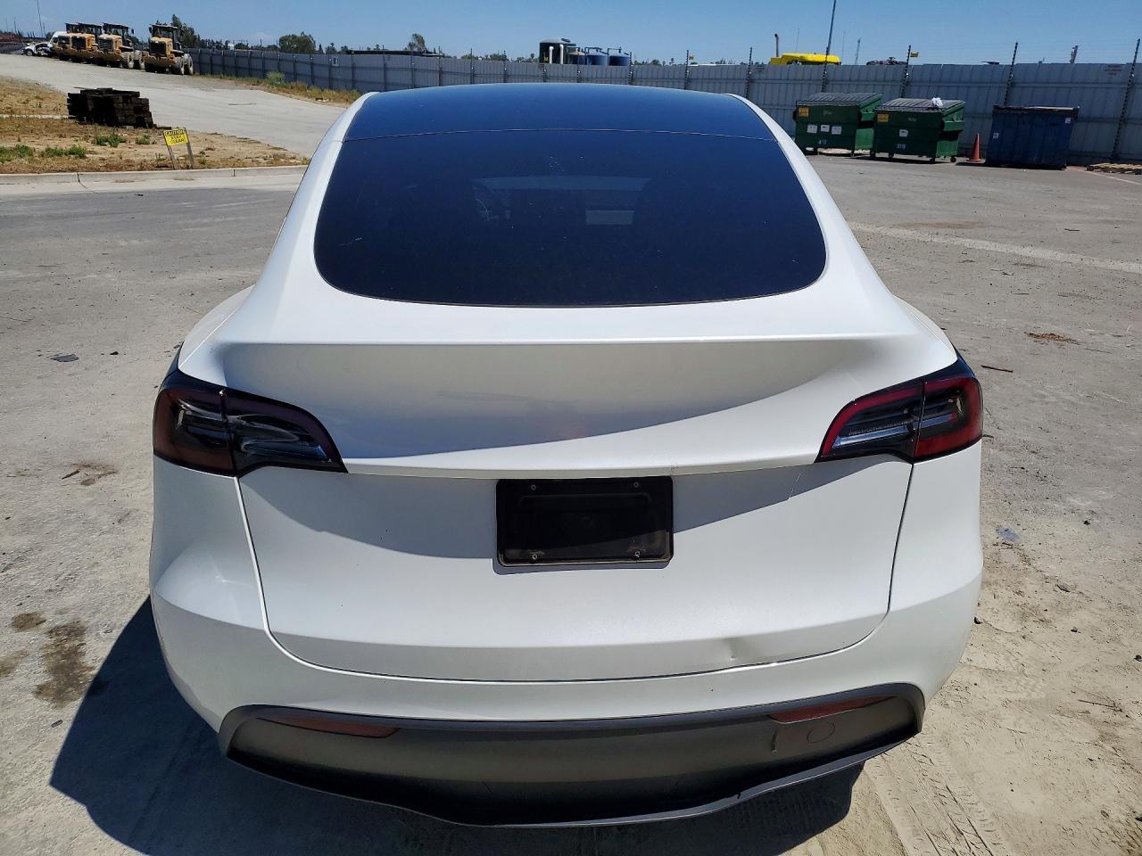 2024 Tesla Model Y - Фото 6