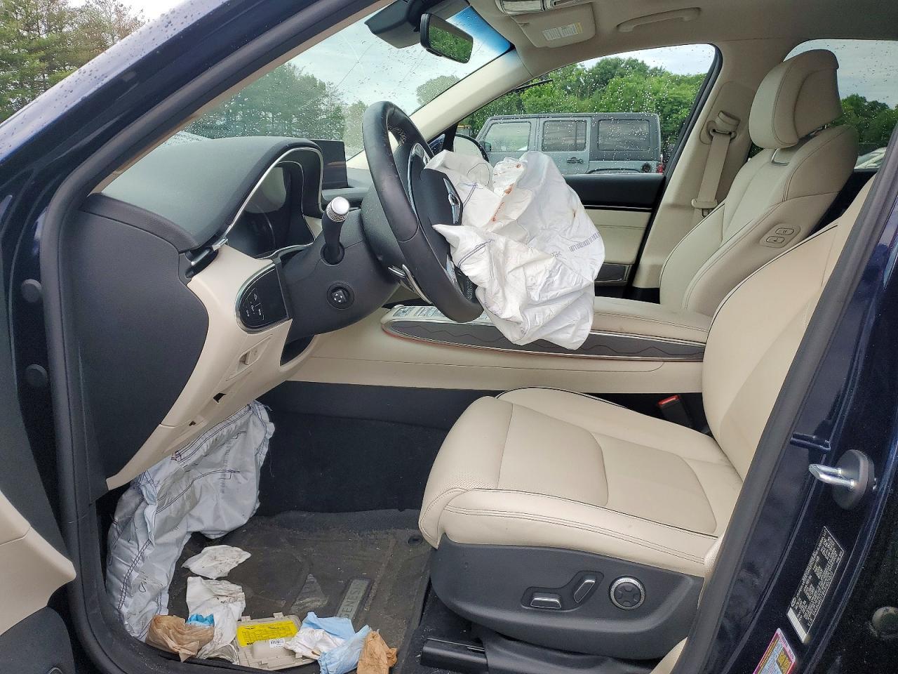 2025 Genesis Gv70 2.5T Standard - Image 7