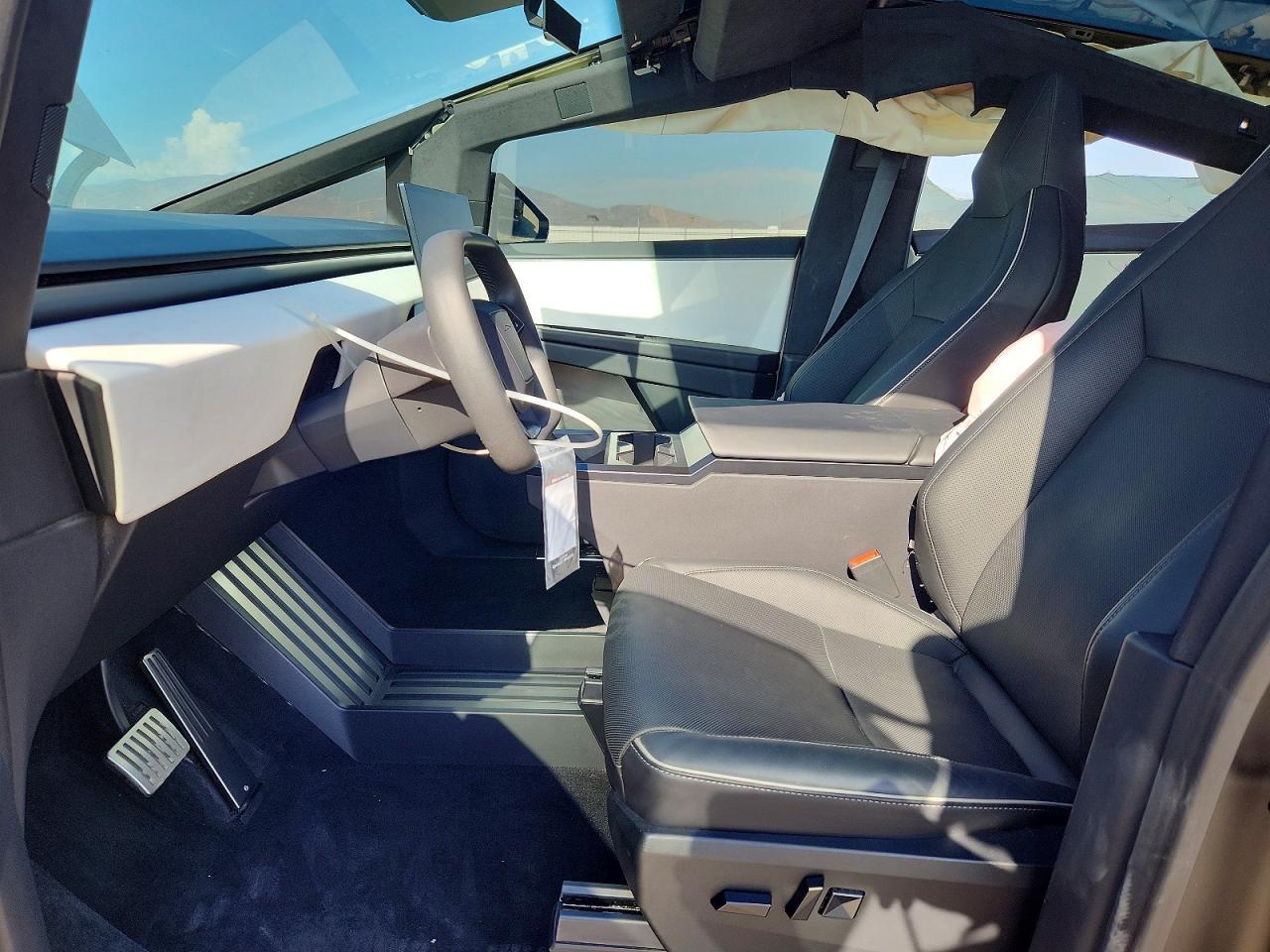 2024 Tesla Cybertruck - Image 7