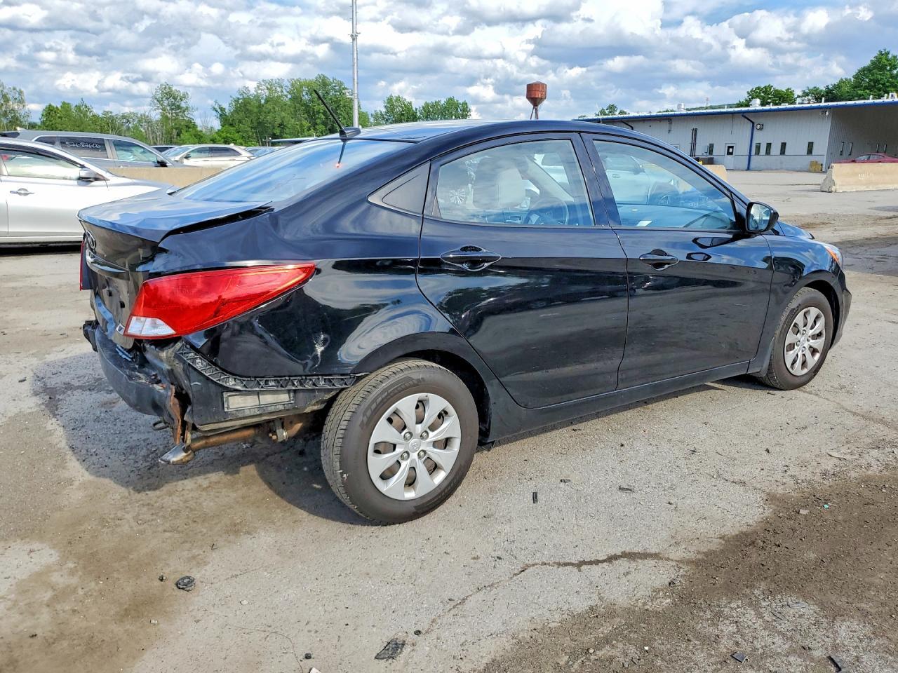 2016 Hyundai Accent Se - Фото 3