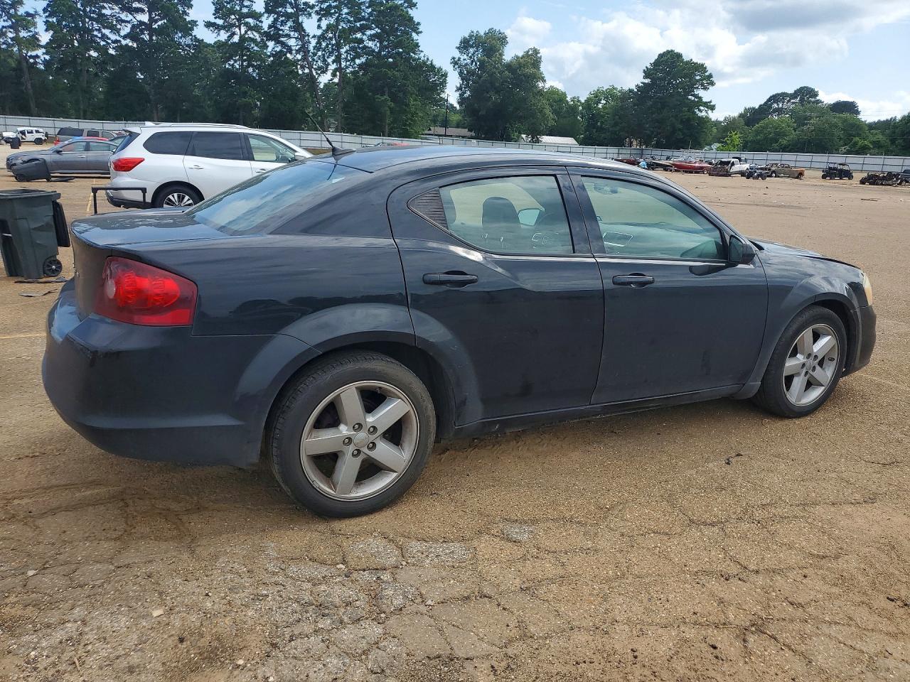 2011 Dodge Avenger - Image 3