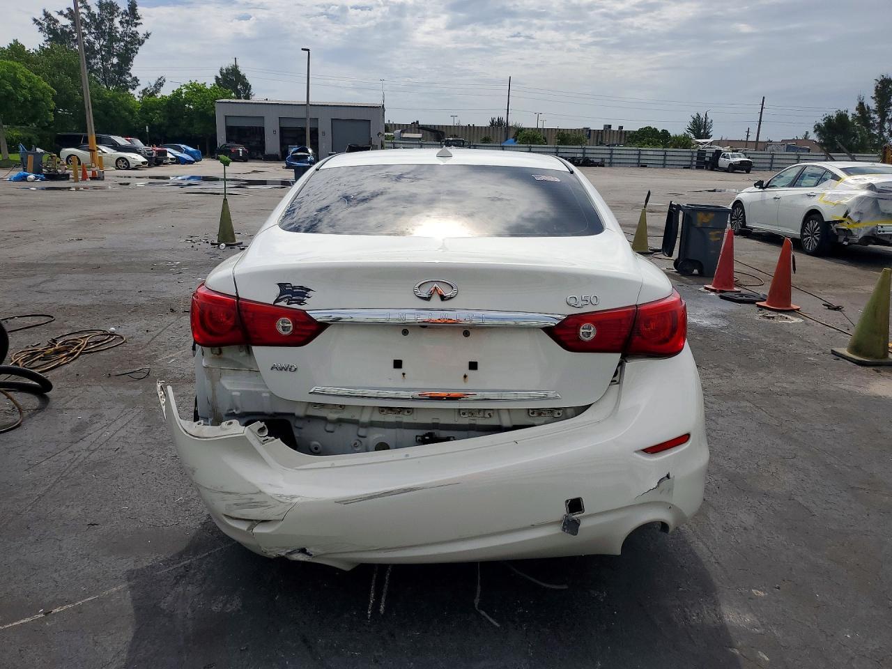 2014 Infiniti Q50 Premium - Image 6