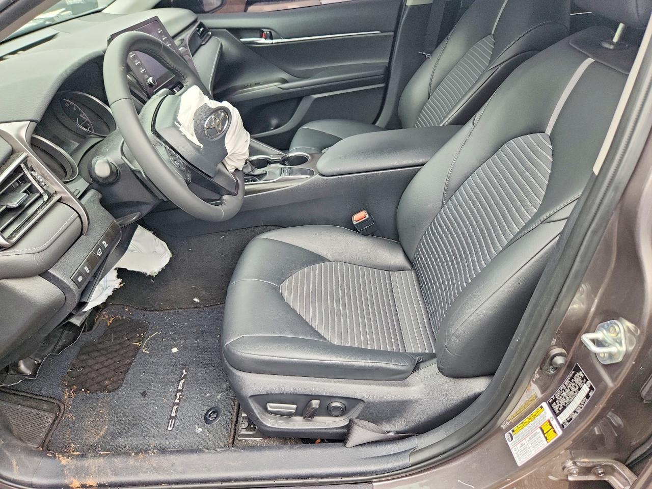 2024 Toyota Camry Se - Image 7