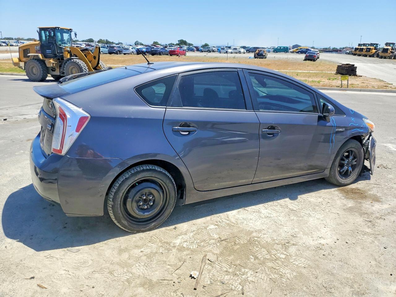 2015 Toyota Prius Two - Фото 3