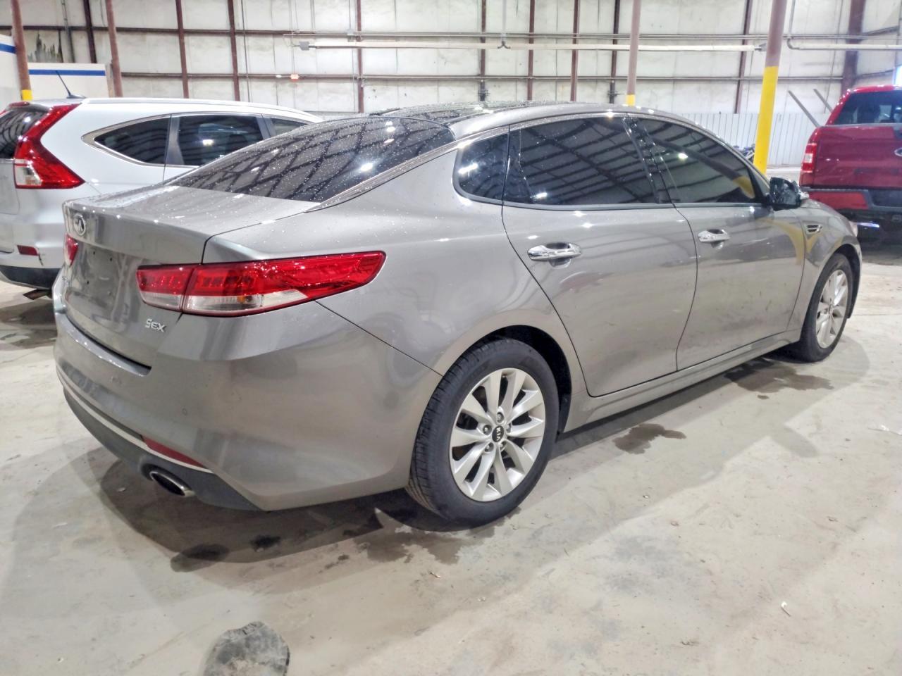 2016 Kia Optima Ex - Image 3