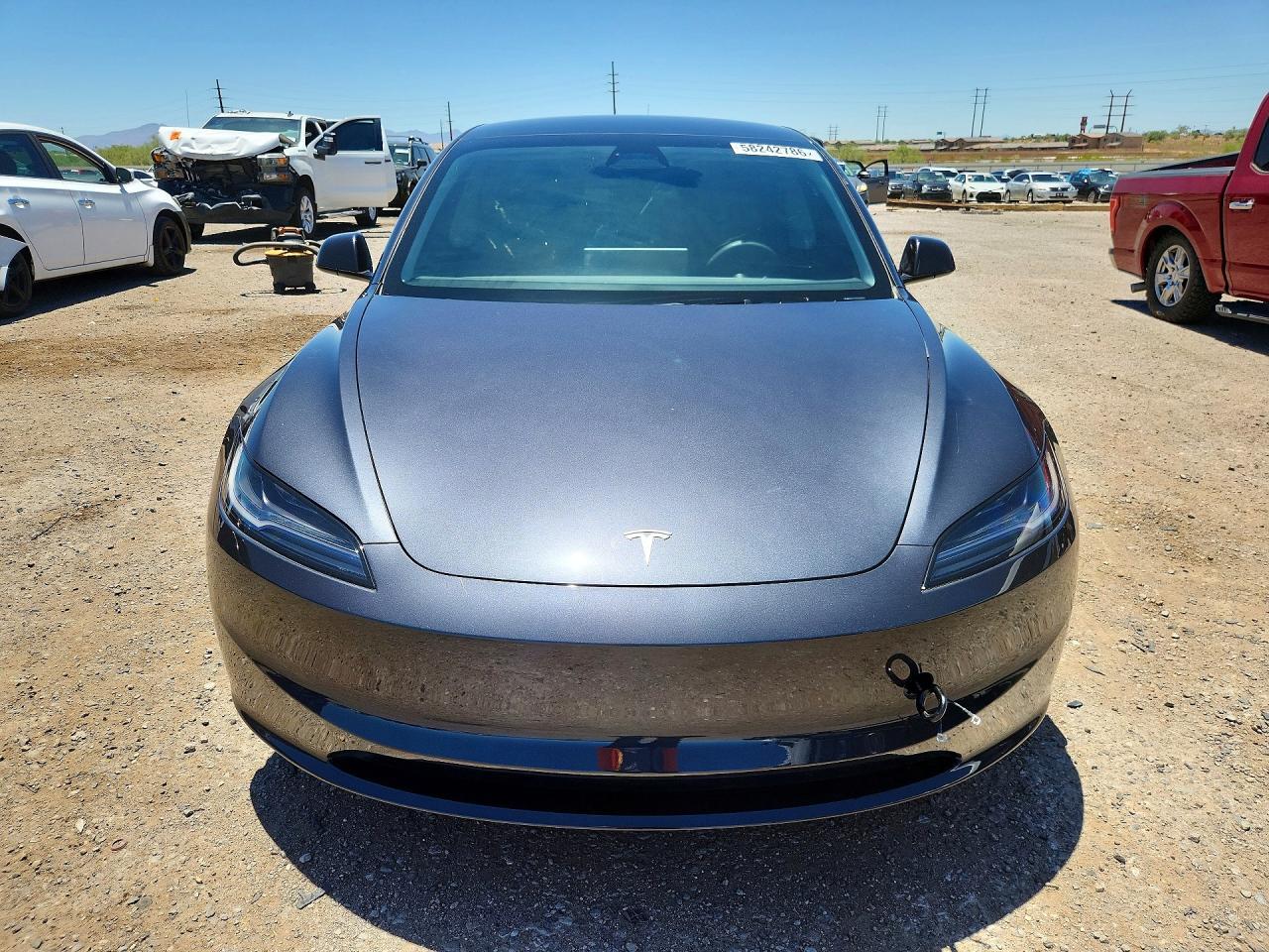 2025 Tesla Model 3 - Фото 5