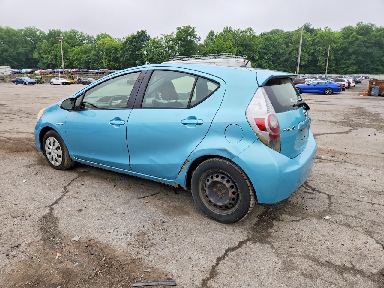 2012 Toyota Prius C Two - Фото 2