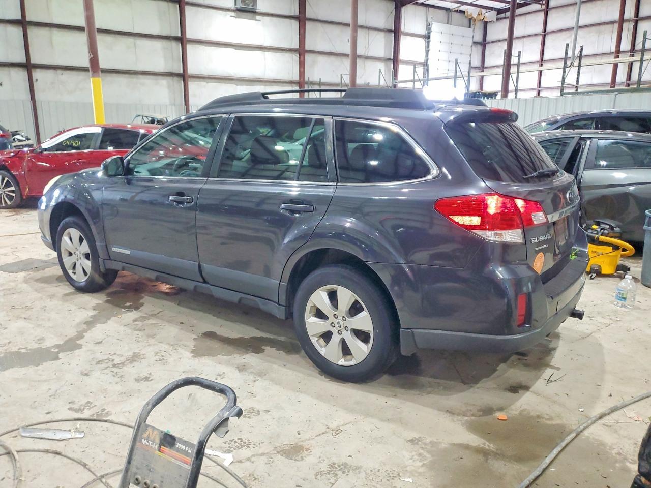 2011 Subaru Outback 2.5I Limited - Image 2