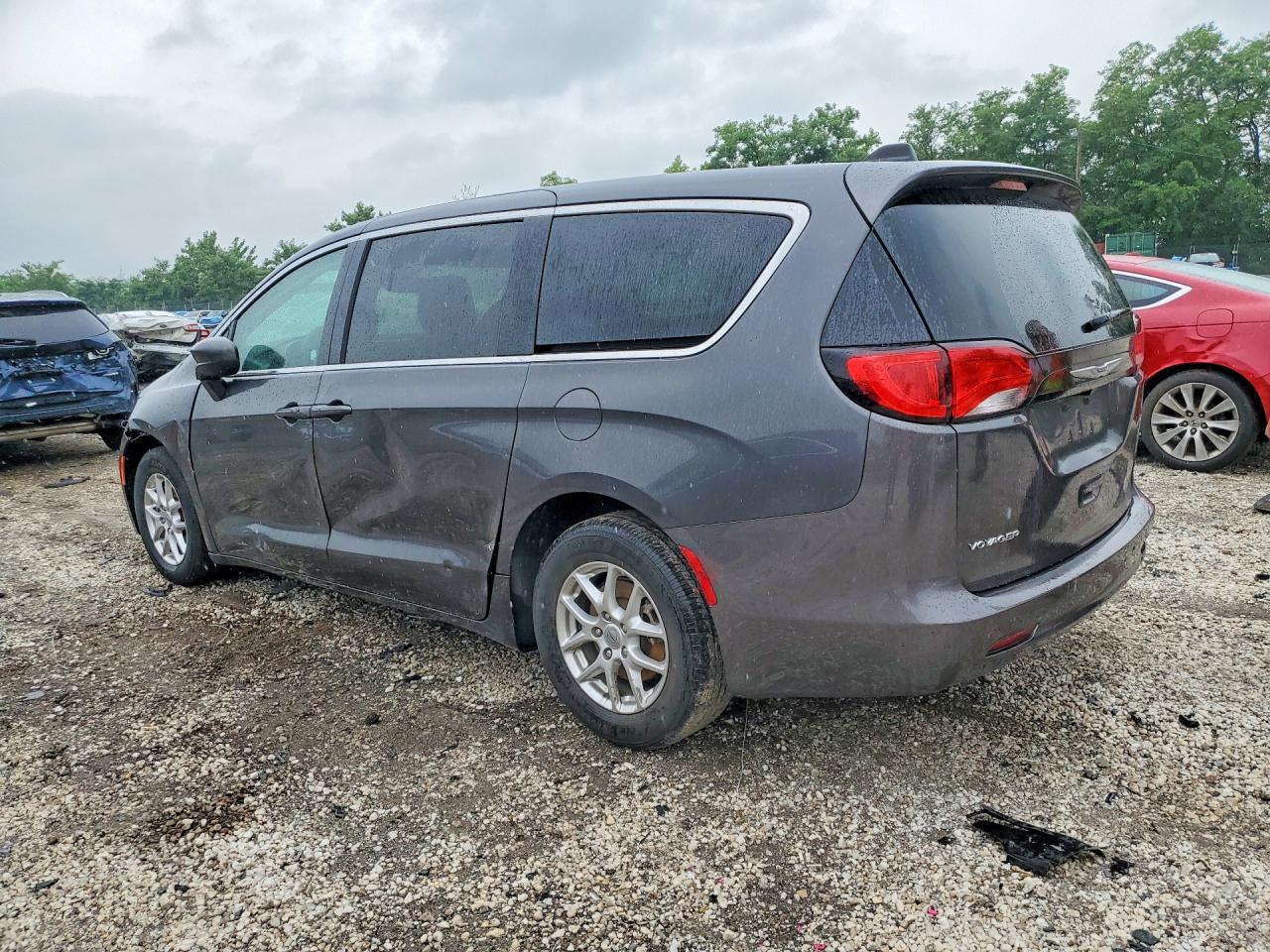2023 Chrysler Voyager Lx - Фото 2