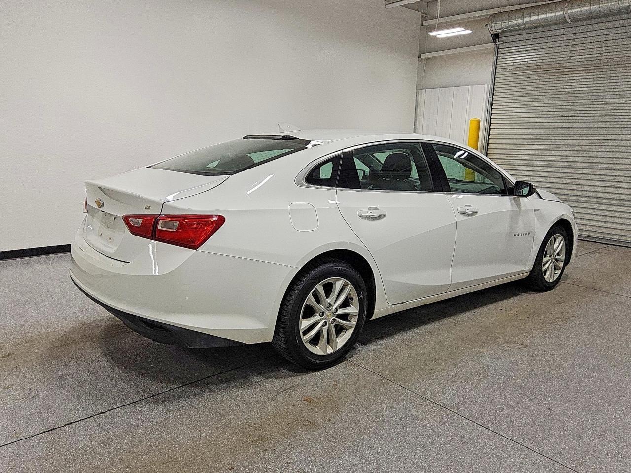 2018 Chevrolet Malibu Lt - Image 3