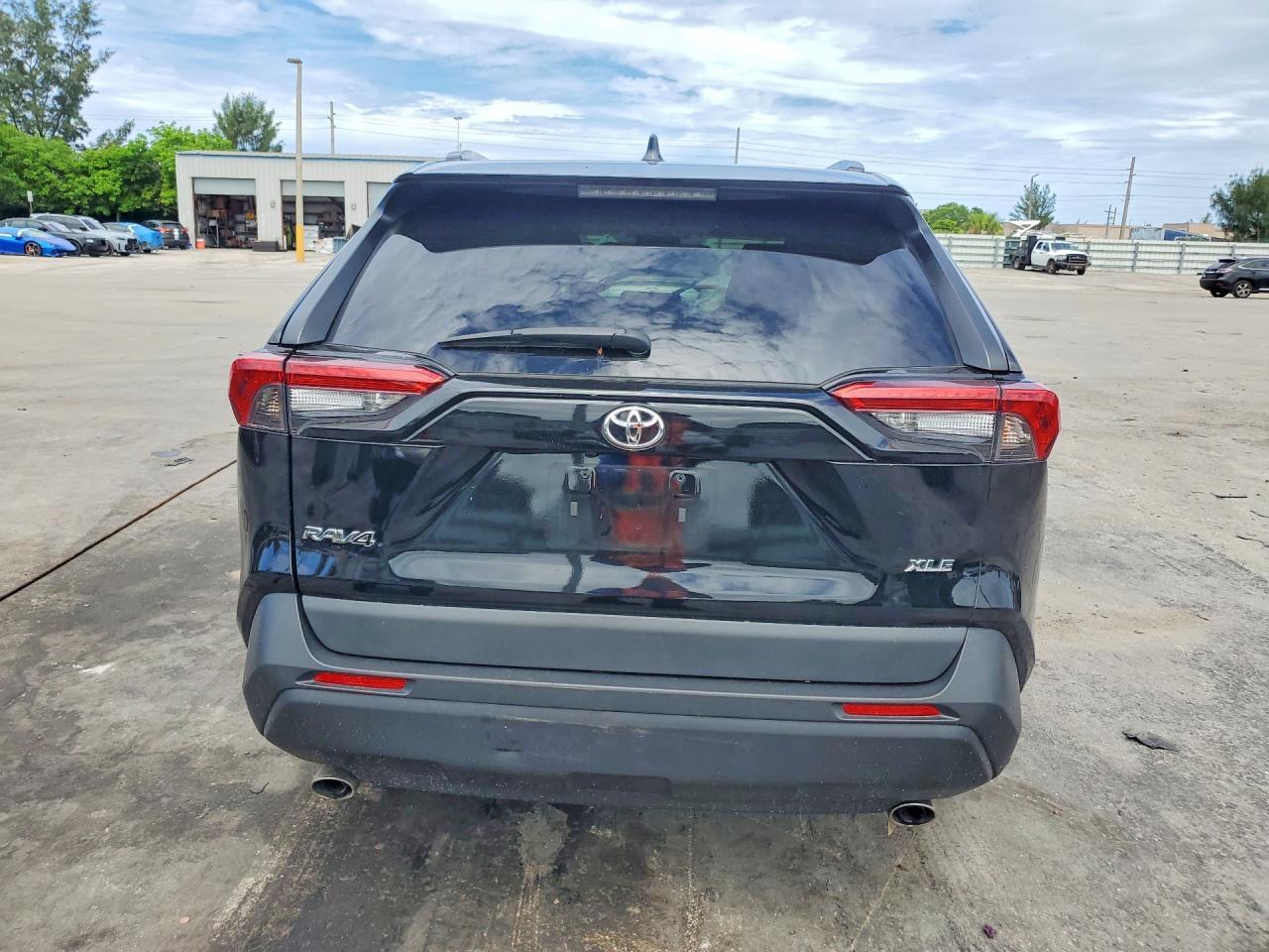 2021 Toyota Rav4 Xle - Image 6
