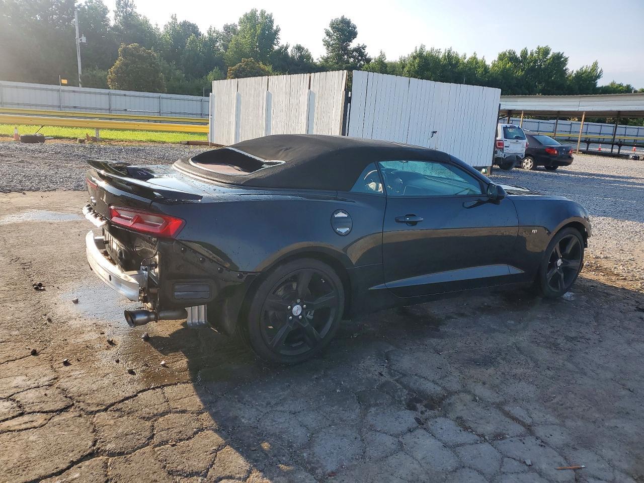 2018 Chevrolet Camaro Lt - Image 3