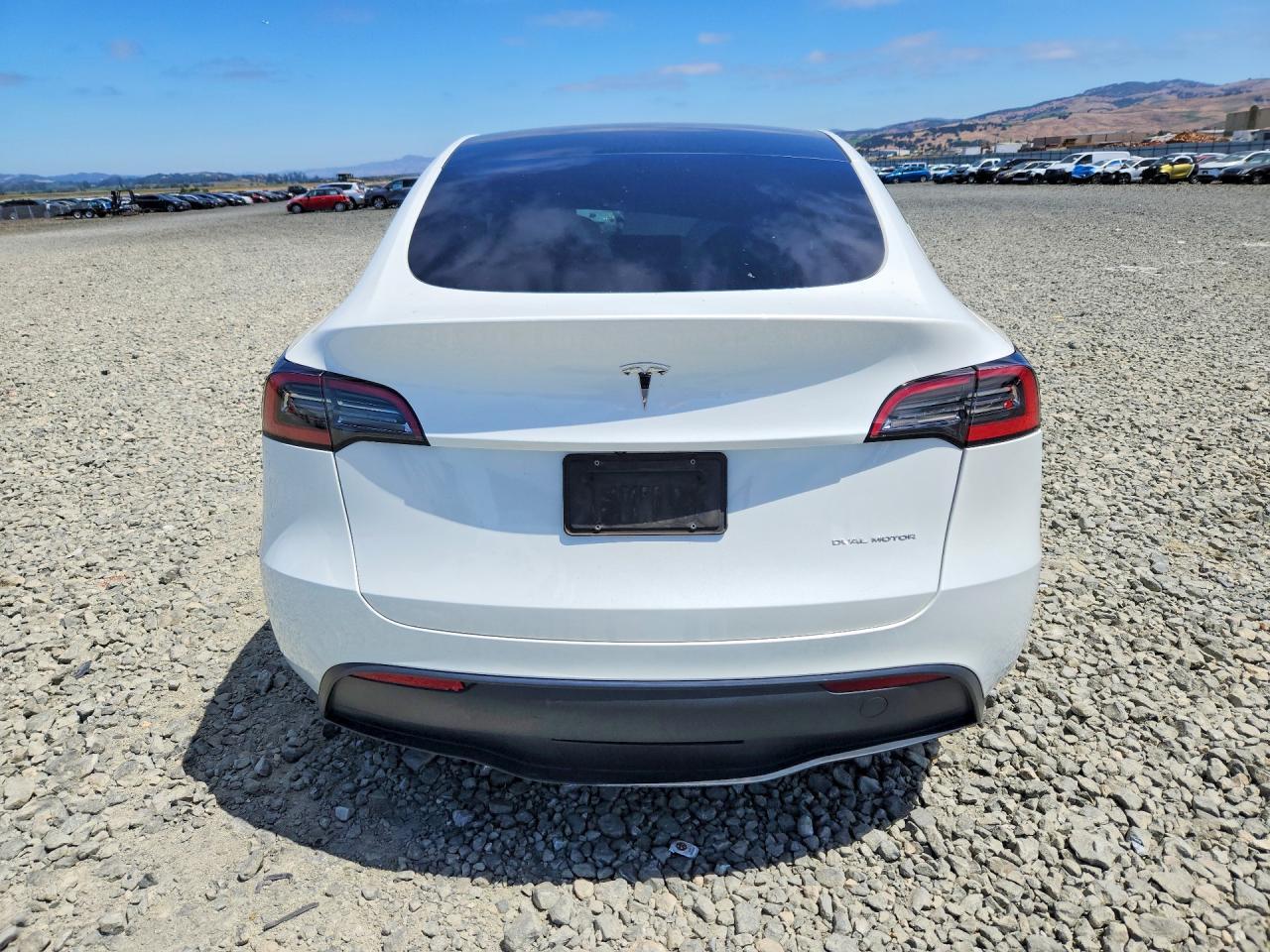 2023 Tesla Model Y - Фото 6